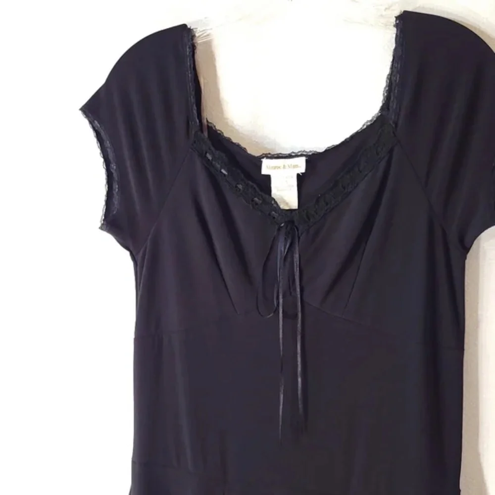 Monroe & Main Lace Detail Full Skirt Dress - Picture 2 of 9